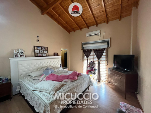 Local Con Depósito Y Departamento En Venta, Gelves 283, Belén De Escobar