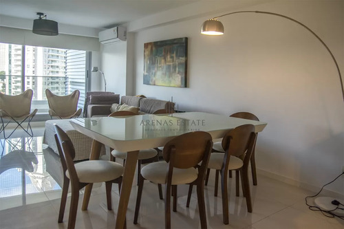 Apartamento En Venta En Torre Esmeralda De 3 Dormitorios , En Punta Del Este