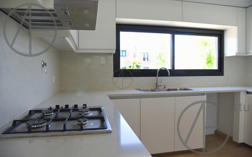 Casa En Venta De 5 Ambientes En Puertos