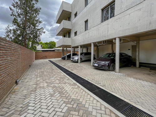 Imagen 11 de 14 de Oficinas De Calidad En El Corazón De Funes