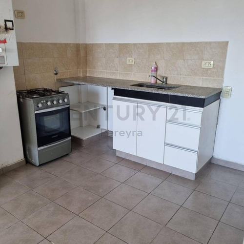 Imagen 9 de 13 de 45 Entre 30 Y 31 - Departamento Con Cochera En Venta. La Plata