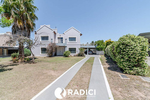 Inmejorable Casa En V. Escondido - B° El Rocio -  Pileta, Quincho Y Un Gran Jardin! La Vas A Perder?