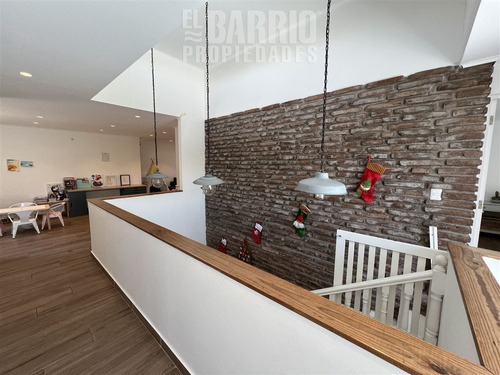 Casa En Venta De 4 Dorm. En Colina