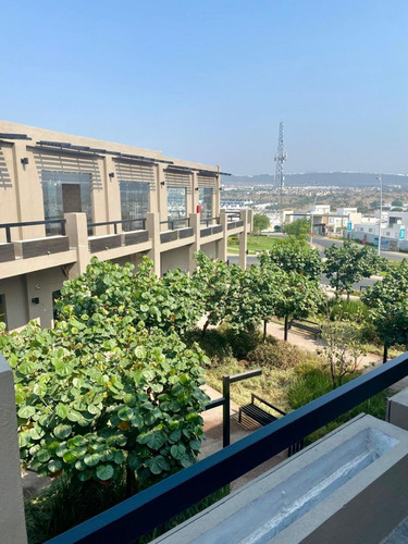 Rental De Locales Comerciales Plaza Paseo Zakia Queretaro
