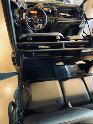 Imagen 9 de 21 de Can Am Defender Hd 10 Xt Max 6 Pax 0km En Stock Entrega Ya