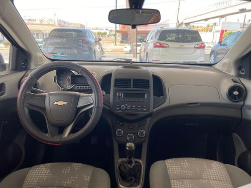 Imagen 10 de 15 de Chevrolet Sonic 2015 1.6 Ls L4 Man At