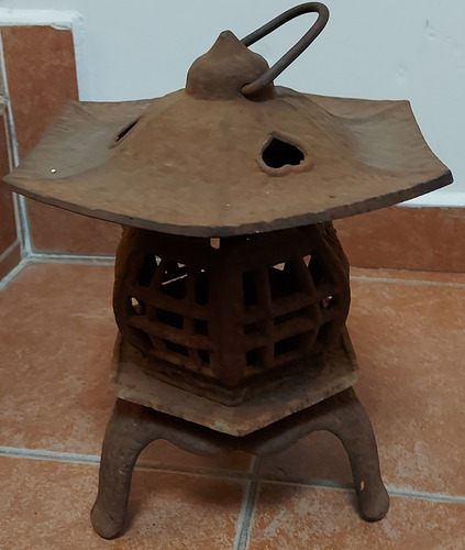 Antiguo Farol Pagoda De Hierro Hecho En Japón Siglo Xix (Usado)