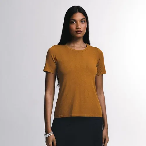 "Daily T-shirt Feminina: 56% Off! 👚"