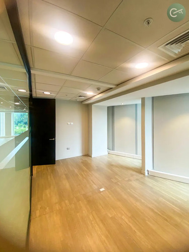 Amplia Oficina En Arriendo 360 M² Con Opción De Subdivisión