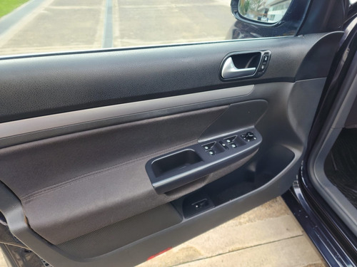 Volkswagen Vento 2.5 Advance 170cv