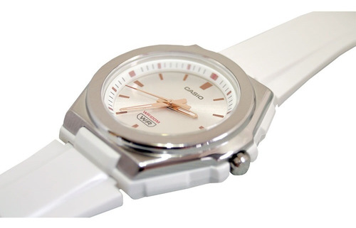Imagen 6 de 8 de Reloj Casio Youth Analógico Lwa-300h Mujer Time Square