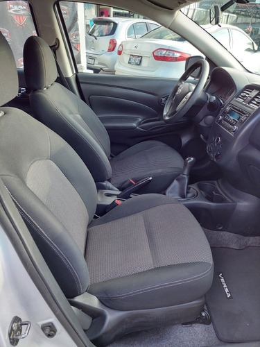 Imagen 4 de 15 de Nissan Versa 2015 1.6 Advance Mt