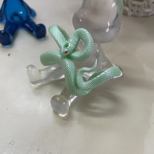 Funda Protectora Rosa Snake AirPods 4 Creative Snake Series
