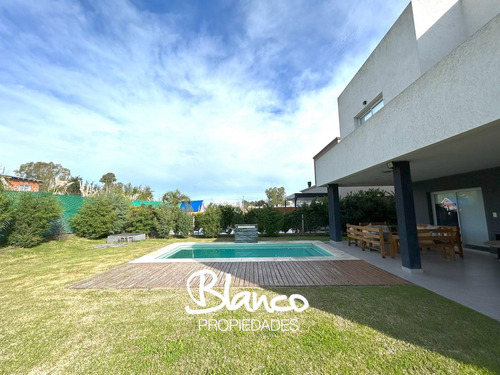 Casa En Venta En Pilar Del Este, Barrio Santa Emilia, Pilar, G.b.a. Zona Norte