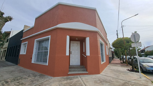Ph 3 Ambientes Con Patio, En Planta Baja Al Frente, En El Barrio San Jose Vende Y Permuta