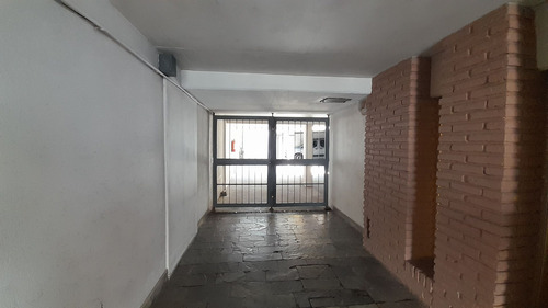 Venta Cochera Cubierta En Pocitos