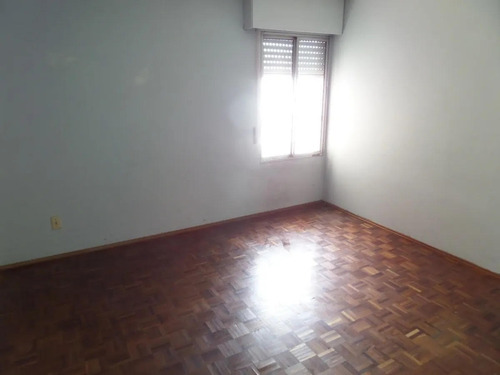 Gran Planta 110 Mts 3 Dormitorios Todos Amplios 2 Con Placares, 2 Baños Completos 3 Terrazas (lavadero, Balcon Y En Living) Piso 8 Colonia Y Eduardo Acevedo Frente Y Contra F. Muy Espacioso Gc 9500