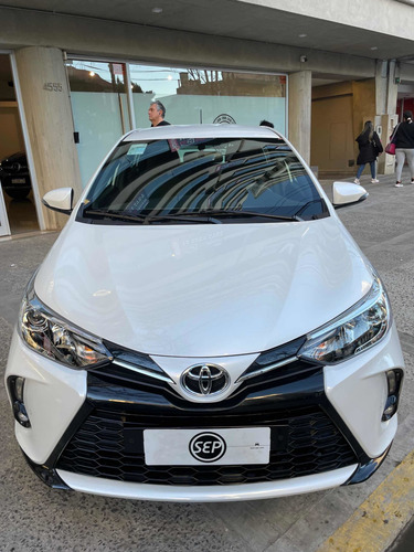Imagen 2 de 25 de Toyota Yaris 2022 1.5 107cv Xls Cvt
