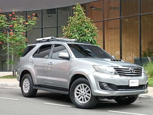 Toyota Fortuner 3.o Srv 