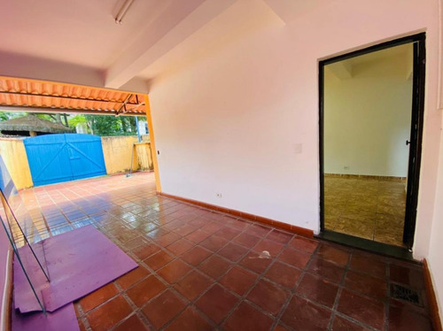 Casa Comercial Para Locação Em Embu Das Artes, Centro, 3 Dormitórios, 1 Suíte, 3 Banheiros, 3 Vagas - 591_2-1160946