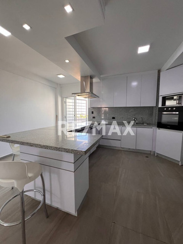 Exclusivo Pent-house En El Yaque: Paraíso Vista Al Mar - Isla De Margarita Cod: 1182