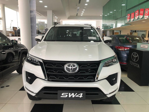 Imagem 2 de 8 de Toyota Hilux Sw4 Srv 4x2 2.7 Flex 16v Aut.