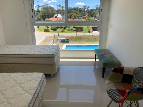 Imagen 22 de 29 de Punta Del Este, Pent House Duplex , 4 Dormitorios, Gge X2, Vista Al Mar, Amenities , Nuevo !!