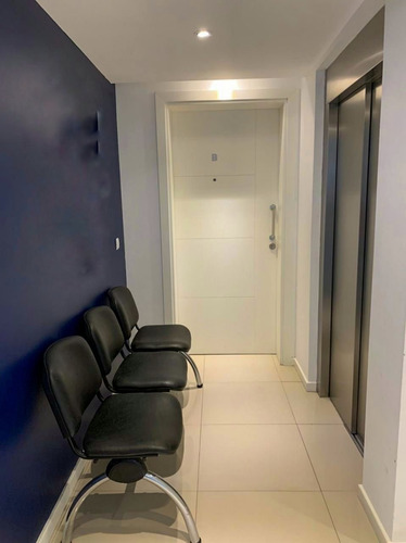 Imagen 2 de 23 de Rawson 2400. Piso De Oficinas En Venta