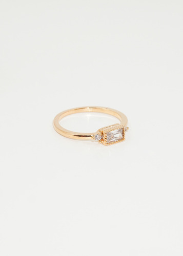 Anillo Fino Con Zirconia Blanca Rectangular 