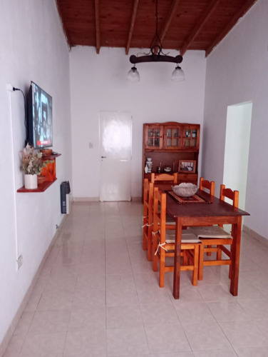 Casa En Gualeguay, Entre Rios. Hermosa Casa Totalmente Equipada. Zona Residencial. Consta De Living Comedor Cocina 3 Dormitorios 2 Baños, Patio Cochera Y Galeria, Terreno: 312 Mts. Cubiertos: 106