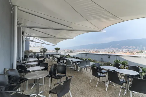 Oficina En Arriendo En Chico Norte. Cod A1094032