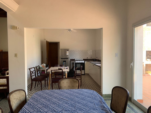 Imagen 8 de 30 de Venta De Quinta En Villa Luzuriaga Con Piscina