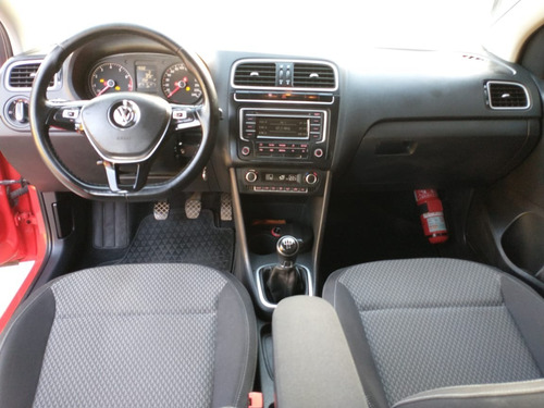 Imagen 10 de 14 de Volkswagen Polo Comfortline 1.6 M/t