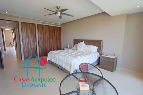 Cad La Isla Emerald J5. De Playa. Terraza Frontal Con Vista A Los Jardines Y Albercas