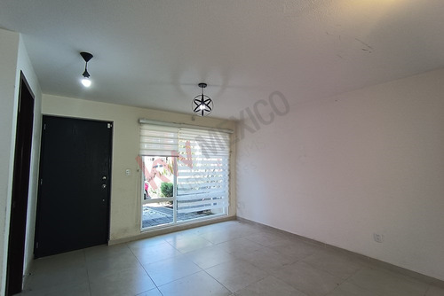 ¡descubre Tu Nuevo Hogar! Casa Moderna De 3 Recámaras, 3 Baños Y Estacionamiento Para 2 Autos...