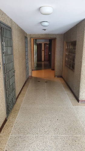 Imagen 3 de 19 de Apartamento Venta Altagracia La Pastora 2hab 1b 04141740165