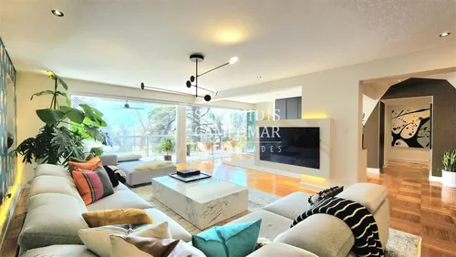 Departamento En Venta De 4 Dorm. Parque Forestal En Santiago