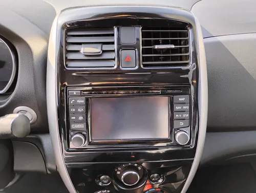 Nissan Versa 1.6 Exclusive Navi At
