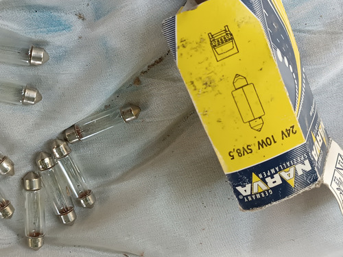 Foco Universal 24v 10w Sv8,5 (Usado)
