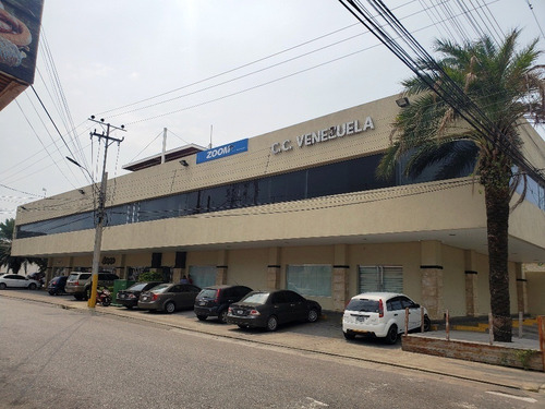 En Centro Comercial De Data Recién Y Estilo Moderno Se Vende Local Comercial