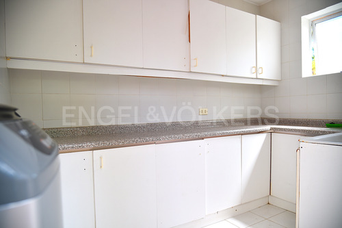 Arriendo Amplia Casa. F90