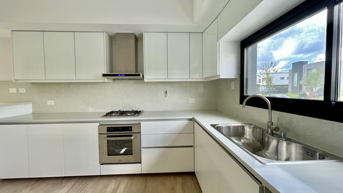 Casa En Venta En Puertos Del Lago Barrio Ceibos A Estrenar