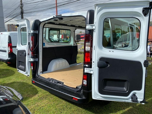 Imagen 15 de 15 de Renault Trafic Techo Bajo Carga Euro 5