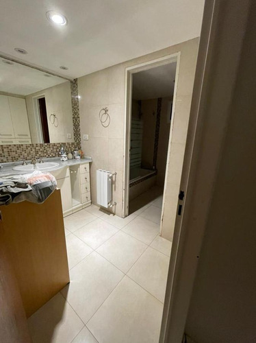 Imagen 13 de 19 de Departamento En Venta - Moron Sur- 5 Ambientes- Proximo Estacion- Impecable