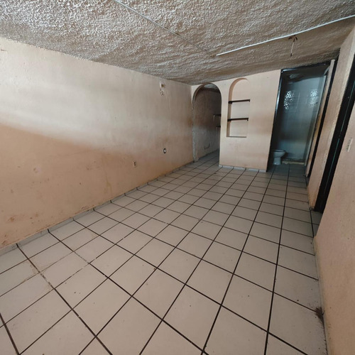 Casa En Venta, 4 Recámaras, 2 Niveles, Duplex, Sm 23, Cancún Centro.