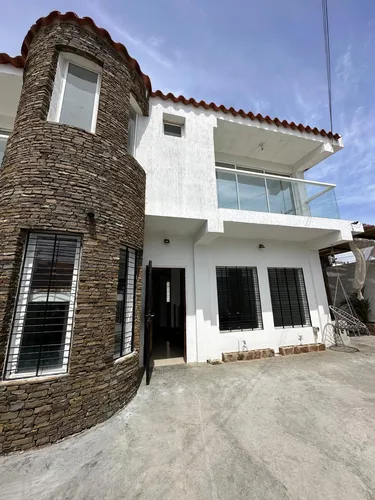 Hermosa Casa Urb Vistamar