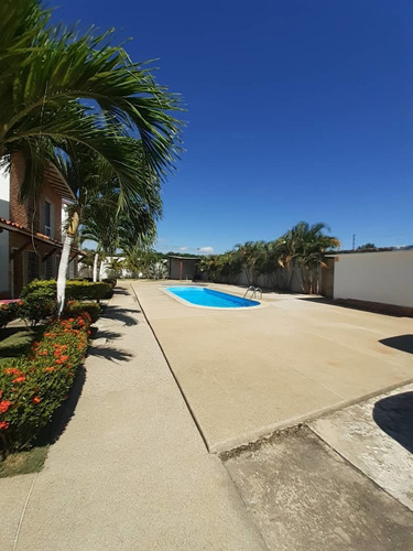 Imagen 14 de 15 de Townhouse En Higuerote Via Carenero