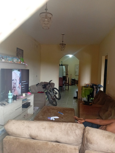 Vende-se Esse Imóvel Com 03 Quartos