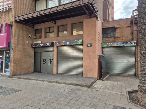 Metro Los Leones, Nueva Lyon A La Calle, Alto Flujo Peatonal