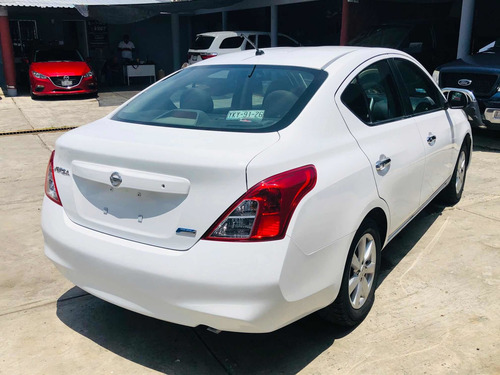 Imagen 7 de 12 de Nissan Versa 2012 1.6 Advance 5vel Mt